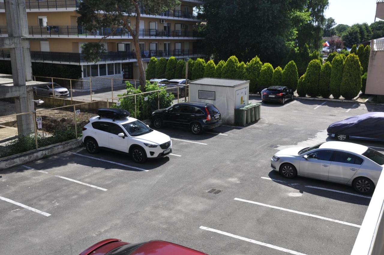 Apartmán Coral Onix Neptun Exteriér fotografie